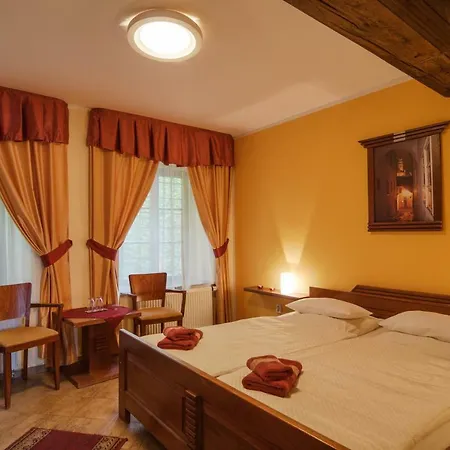 Pod Radnicí Penzion